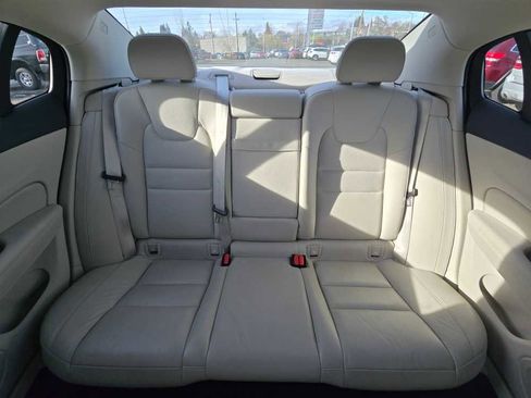 Used 2024 Volvo S60 B5 Core image 17
