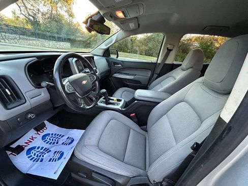 Used 2017 Chevrolet Colorado LT w/ LT Convenience Package image 11