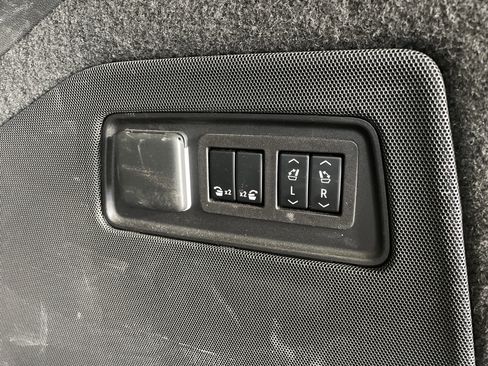 Used 2023 Cadillac Escalade Sport Platinum image 44