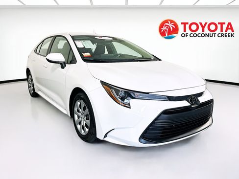 Used 2023 Toyota Corolla LE FWD image 1