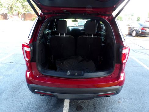 Used 2017 Ford Explorer XLT w/ Equipment Group 202A image 31