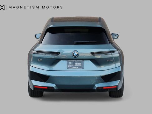 Used 2022 BMW iX xDrive50 w/ Premium Package image 8