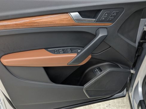 Used 2022 Audi Q5 e Premium image 14