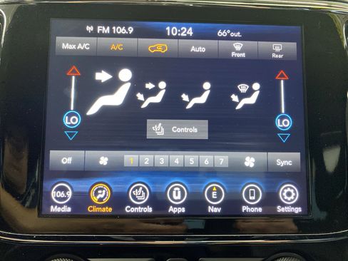 Certified 2022 Jeep Grand Cherokee Limited image 16