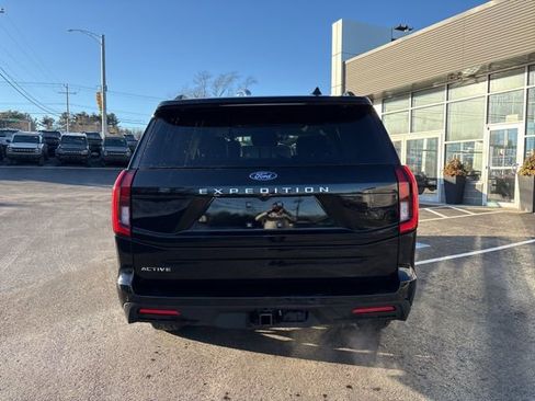 Used 2025 Ford Expedition Active image 4