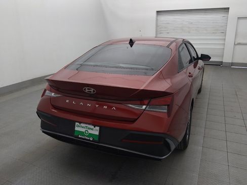 Used 2024 Hyundai Elantra SEL image 7