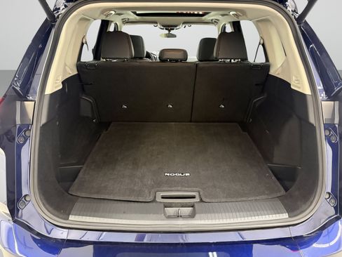 Used 2025 Nissan Rogue SV w/ SV Premium Package FWD image 7