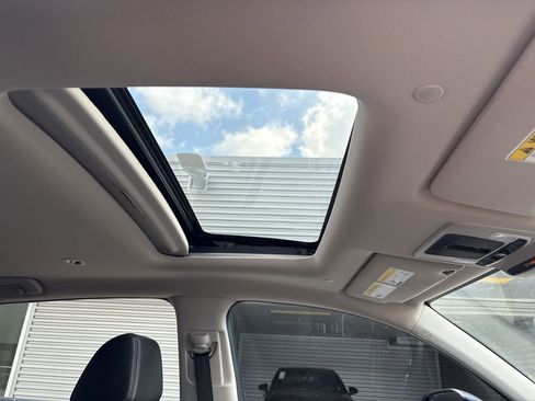 Used 2024 Honda HR-V EX-L image 18