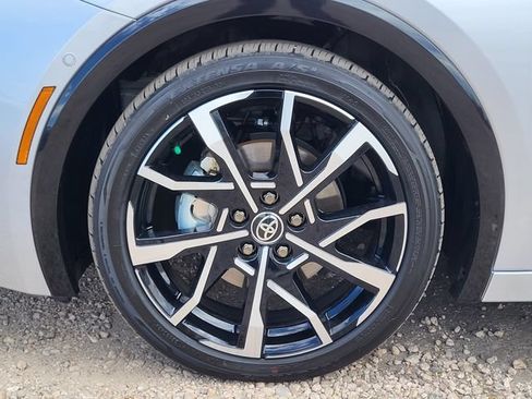 Used 2024 Toyota Prius Prime Premium w/ Advanced Technology Package FWD image 10