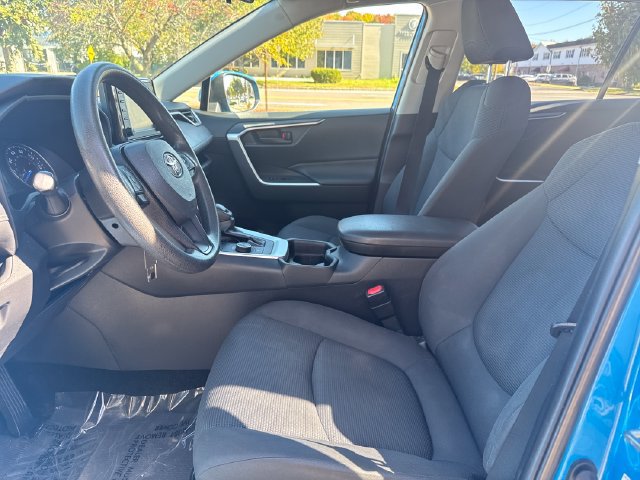 Used 2019 Toyota RAV4 LE w/ Carpet Mat Package AWD/4WD image 14