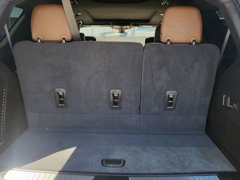 Used 2021 Chevrolet Tahoe High Country w/ Premium Package RWD image 12