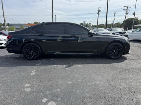 Used 2022 BMW 740i xDrive w/ M Sport Package AWD/4WD image 4