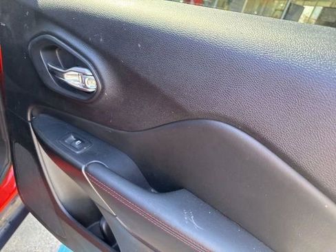 Used 2021 Jeep Cherokee Trailhawk image 33