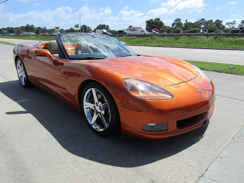 Used 2007 Chevrolet Corvette Convertible w/ Preferred Equipment Group RWD image 2