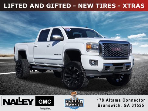 Used 2015 GMC Sierra 2500 Denali image 1