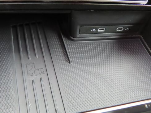 Used 2025 Volkswagen Atlas SE w/ Panoramic Sunroof Package AWD/4WD image 9