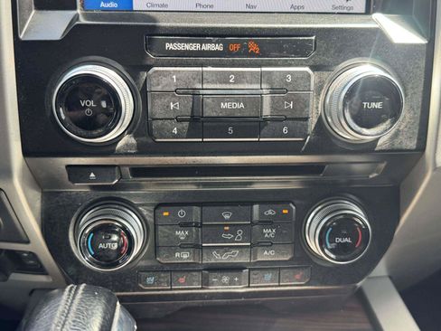 Used 2016 Ford F150 Lariat w/ Equipment Group 501A Mid AWD/4WD image 28