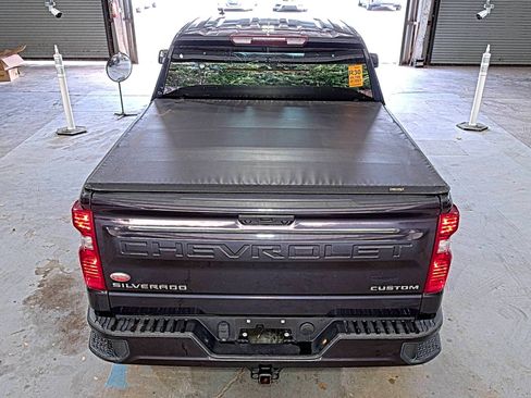 Used 2023 Chevrolet Silverado 1500 Custom image 6