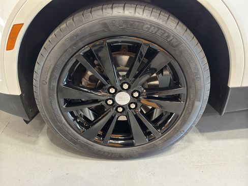 Used 2024 Cadillac XT5 Premium Luxury w/ LPO, Floor Liner Package AWD/4WD image 9