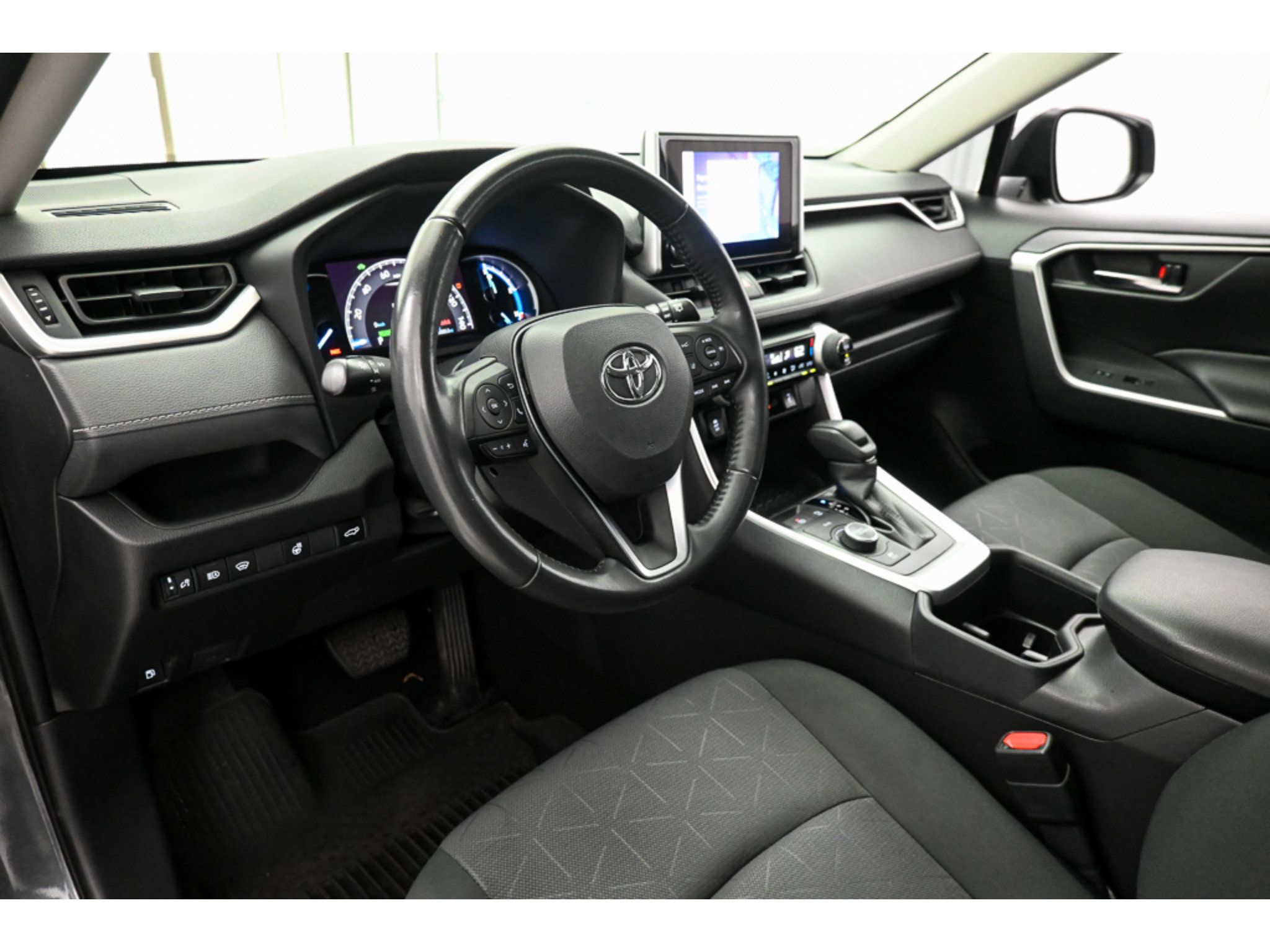 Used 2023 Toyota RAV4 XLE w/ Convenience Package AWD/4WD image 32