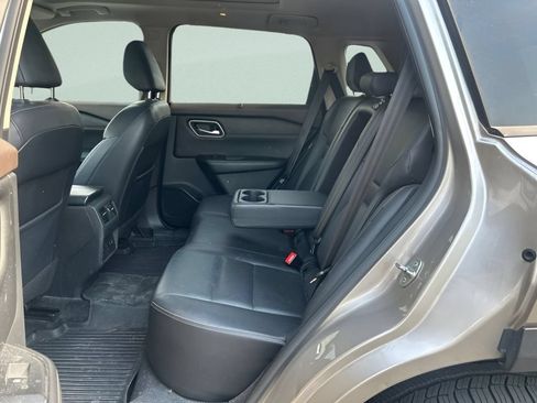 Used 2021 Nissan Rogue SL AWD/4WD image 16