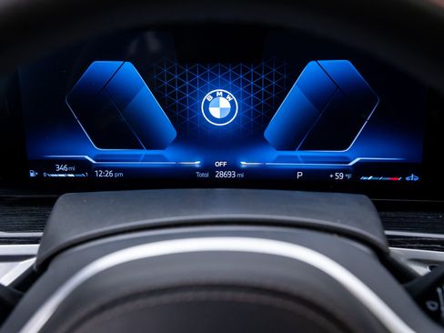 Used 2024 BMW X7 xDrive40i w/ M Sport Package image 22