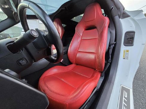 Used 2015 Chevrolet Corvette Stingray Coupe image 29