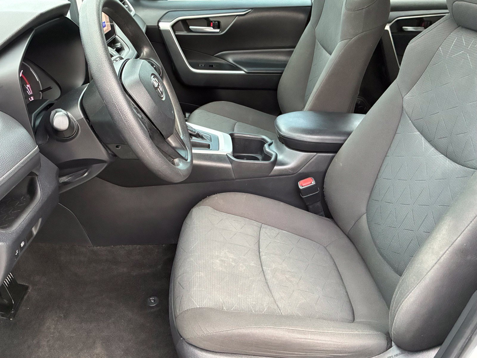 Used 2023 Toyota RAV4 XLE FWD image 14
