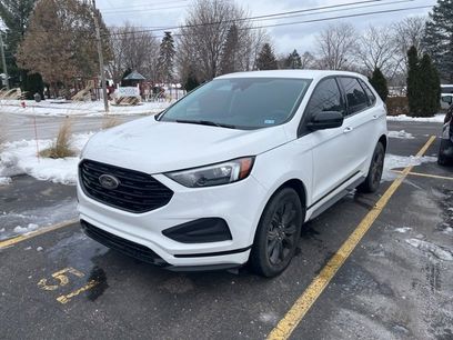 Used 2023 Ford Edge SE w/ Black Appearance Package