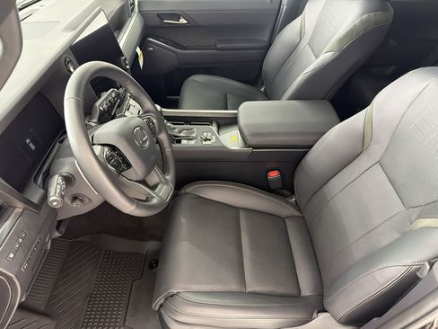 Used 2025 Lexus GX 550 w/ Accessory Package (CT) AWD/4WD image 5