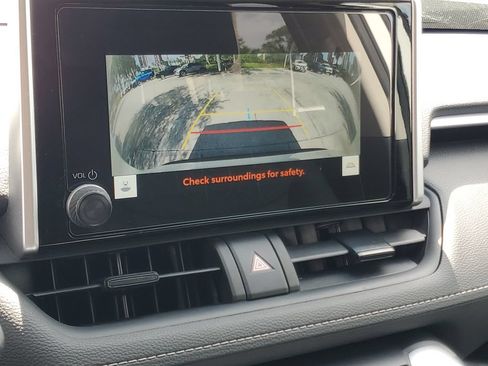 Used 2025 Toyota RAV4 XLE FWD image 20