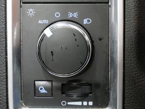 Used 2024 RAM 1500 Classic SLT AWD/4WD image 14