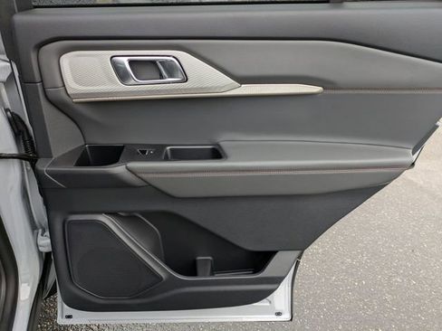 New 2026 Ford Explorer Active w/ Active Comfort Package image 32