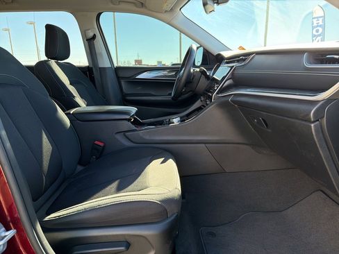 Used 2021 Jeep Grand Cherokee L Laredo w/ Luxury Tech Group I image 17