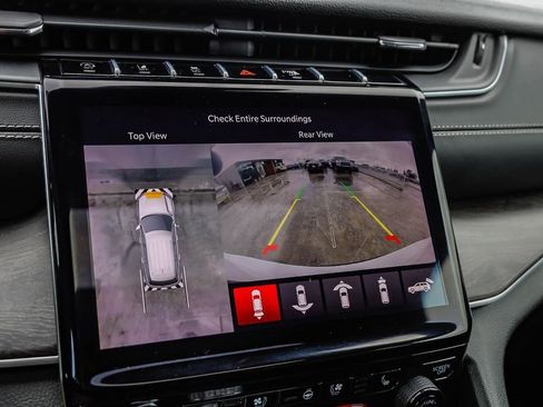 Certified 2024 Jeep Grand Cherokee L Limited w/ Luxury Tech Group II image 30