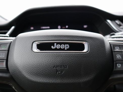 New 2025 Jeep Grand Cherokee L Altitude image 29