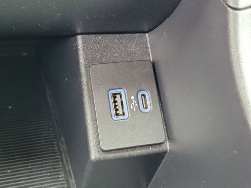 Used 2024 Ford Edge SE w/ Cargo Accessory Package image 30