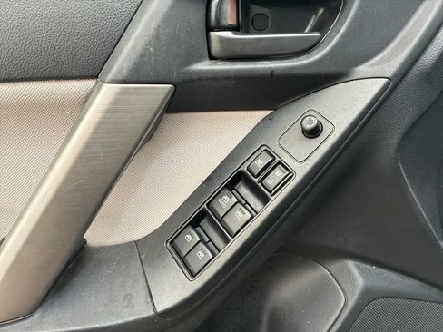 Used 2015 Subaru Forester 2.5i Premium AWD/4WD image 25