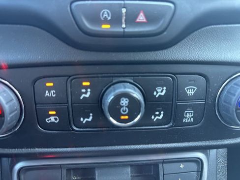 Used 2023 GMC Terrain AT4 AWD/4WD image 17