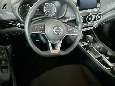 Used 2018 Chevrolet Equinox LT image 18