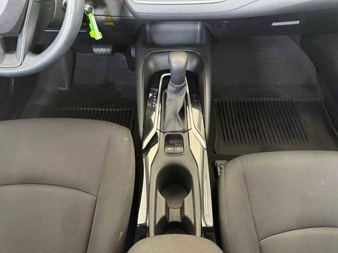 Used 2021 Toyota Corolla LE image 10