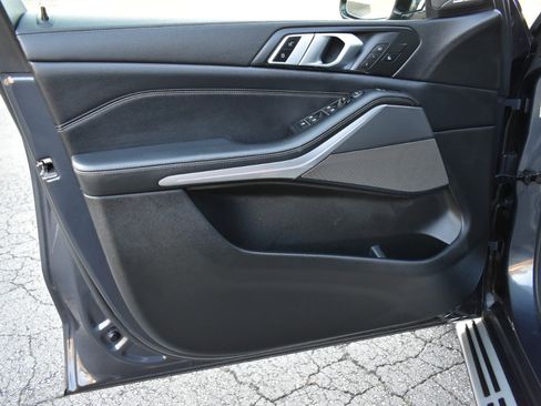 Used 2019 BMW X5 xDrive50i w/ Parking Assistance Package image 36