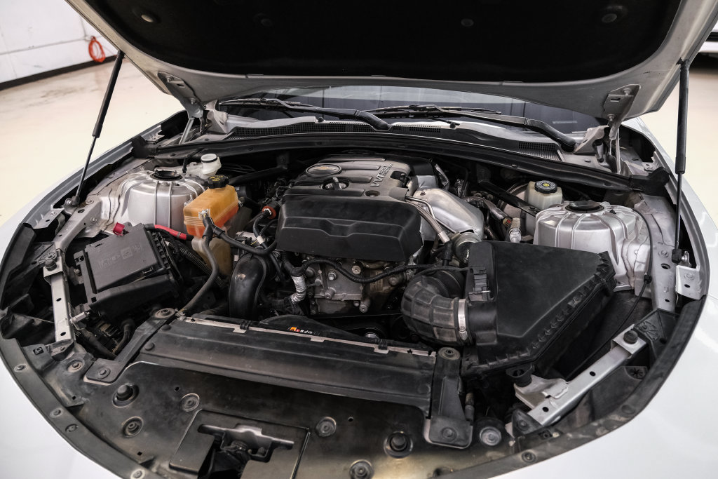 Used 2018 Chevrolet Camaro LS RWD image 40