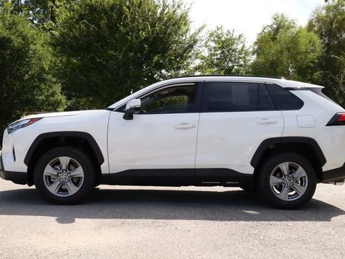 Used 2025 Toyota RAV4 XLE image 16