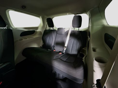 Used 2023 Chrysler Voyager LX FWD image 41