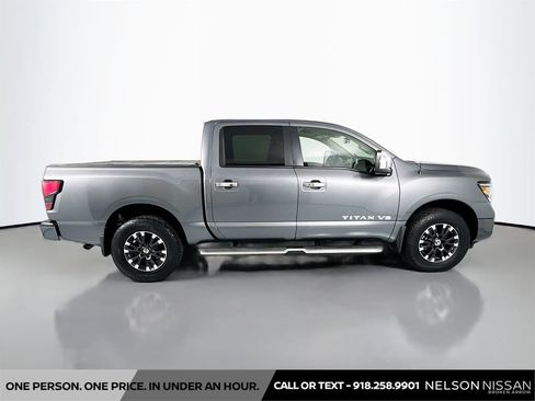 Used 2020 Nissan Titan SL w/ Moonroof Package AWD/4WD image 4