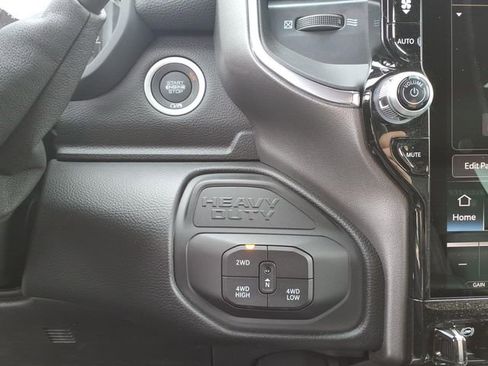 New 2026 RAM 2500 Laramie AWD/4WD image 21