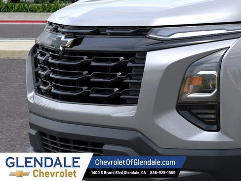 New 2026 Chevrolet Equinox LT w/ Midnight Edition FWD image 13