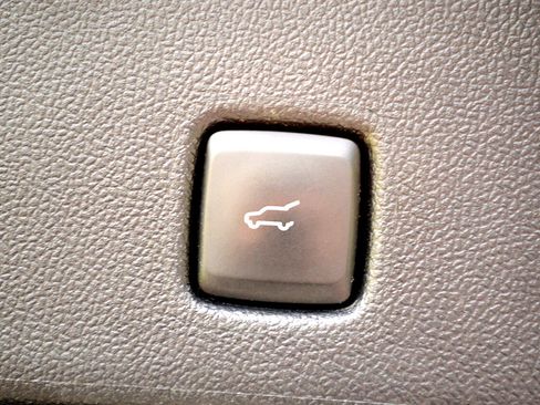 Used 2022 Ford Escape SEL w/ Equipment Group 302A image 16