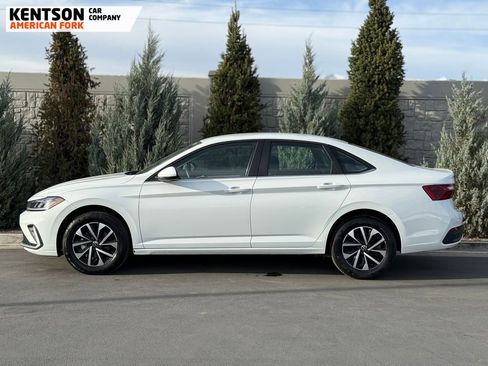 Used 2025 Volkswagen Jetta S image 4